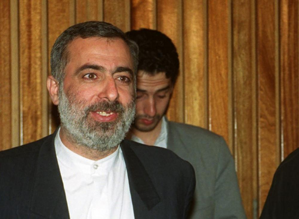 นาย Hossein Sheikholeslam นักการเมืองอิหร่าน อดีตเอกอัครราชทูตอิหร่านประจำซีเรีย ซึ่งผลการตรวจวินิจฉัยพบติดเชื้อโควิด-19