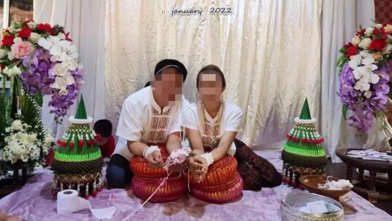 เมียหลวงสุดช้ำ ผัวแอบแต่งเมียน้อย หลอกว่างานแต่งพี่ เลยใส่ซองช่วยไป 1 พัน