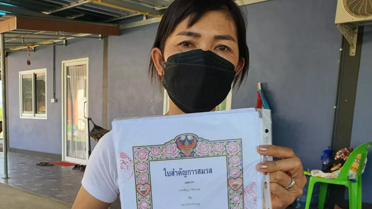เมียหลวงสุดช้ำ ผัวแอบแต่งเมียน้อย หลอกว่างานแต่งพี่ เลยใส่ซองช่วยไป 1 พัน
