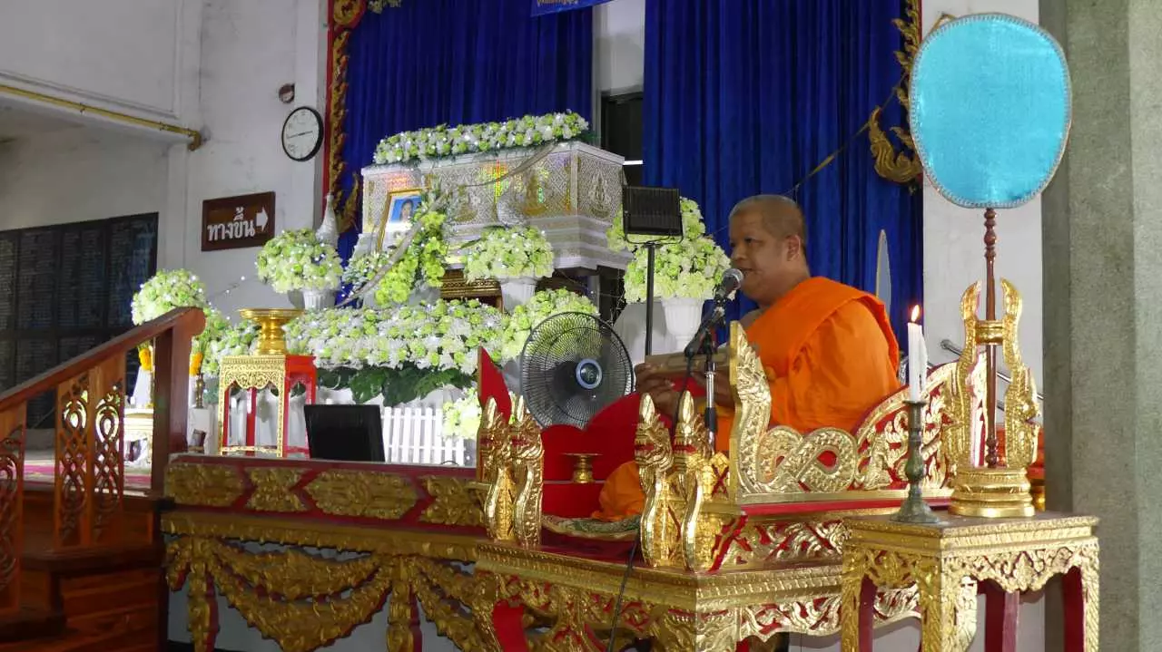 เผาแล้ว "หมอปอ" ครอบครัวสุดอาลัย เพื่อนคาใจปมตายจากวัคซีนเข็ม 3 หรือไม่