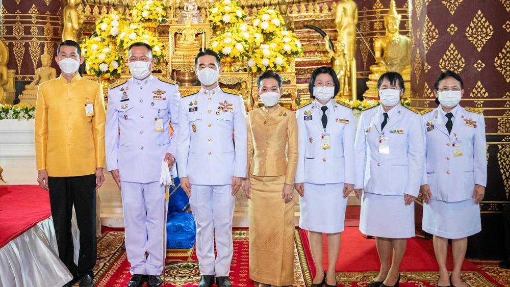 พระกฐิน อัศวิน–ฐาปณี เตชะเจริญวิกุล เป็นประธานในพิธีถวายผ้าพระกฐินพระราชทาน โดยมีนุชนาถ ประทีปธีรานันต์, พล.ต.ต.พัลลภ แอร่มหล้า, จรูญศักดิ์ ศรีโภชน์สมบูรณ์ และกาญจนา ชมมี มาร่วมในพิธีด้วย ที่วัดหน้าพระเมรุราชิการาม จังหวัดพระนครศรีอยุธยา วันก่อน.