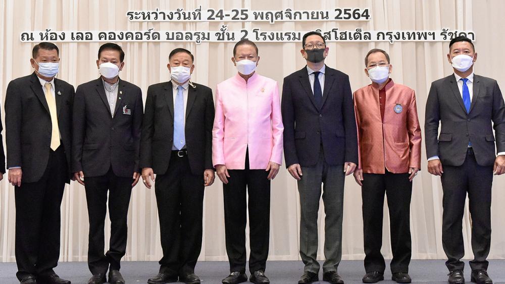 ประชุม สนั่น อังอุบลกุล เปิดการประชุมสัมมนานานาชาติด้านการค้าการลงทุน การท่องเที่ยวไทย-กัมพูชา-เวียดนาม โดยมี นิยม ไวยรัชพานิช, อดุลชัย รักดำ, ภูริพันธ์ บุนนาค, ชัยวัฒน์ พรสงเคราะห์ และ กิตติ กันทรวิชัยวัฒน์ มาร่วมประชุมด้วย ที่ รร.สวิสโฮเต็ล วันก่อน.