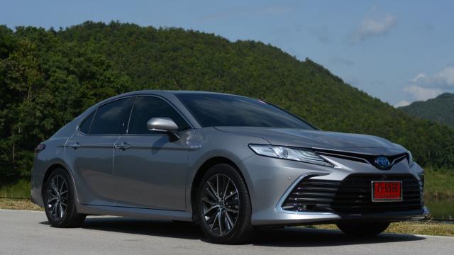 Camry 2021 online hybrid le