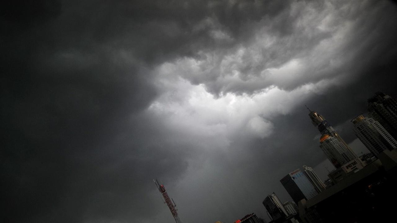 สภาพอากาศวันนี้ ไทยตอนกลางมีฝนเล็กน้อย ใต้ฝนลด กทม.ฝุ่นเริ่มสะสม
