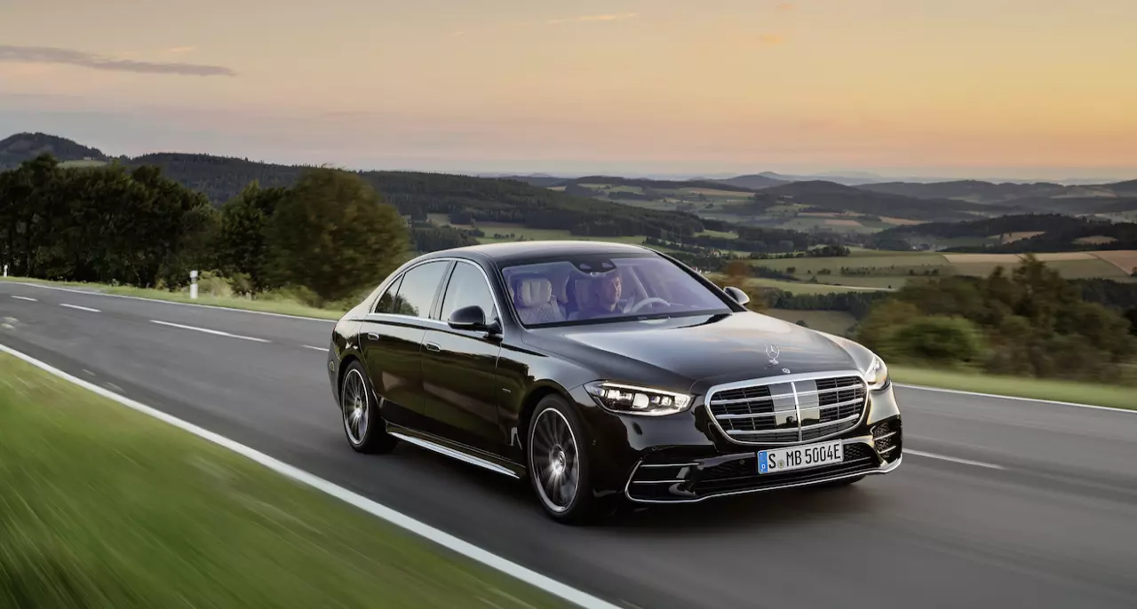 ประกอบไทย วิ่งไกลด้วยเครื่องและมอเตอร์ Mercedes-Benz S 580 e AMG Premium