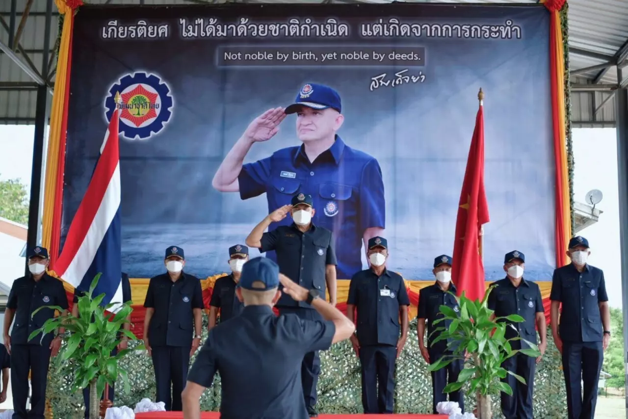 "บิ๊กแขก" อำลาหน่วย สนภ.1 และสนภ.5 พร้อมขอบคุณนักรบสีน้ำเงิน