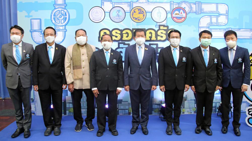 ช่วยดูแล นิพนธ์ บุญญามณี รมช.มหาดไทย เปิดโครงการ ครอบครัวตาสับปะรด ซีซัน 2 ของการประปานครหลวง เพื่อช่วยกันลดปัญหาน้ำสูญเสียจากท่อประปาแตกรั่ว โดยมี นิสิต จันทร์สมวงศ์, วีรวัฒน์ ยมจินดา และ กวี อารีกุล มาร่วมงานด้วย ที่ กปน. สำนักงานใหญ่ วันก่อน.