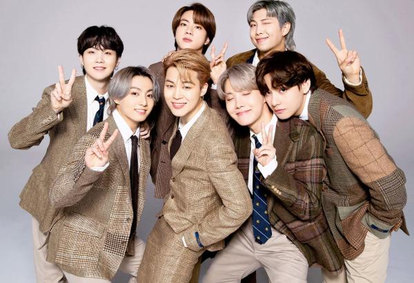 ที่มาของภาพ : เฟซบุ๊ก BTS (방탄소년단)