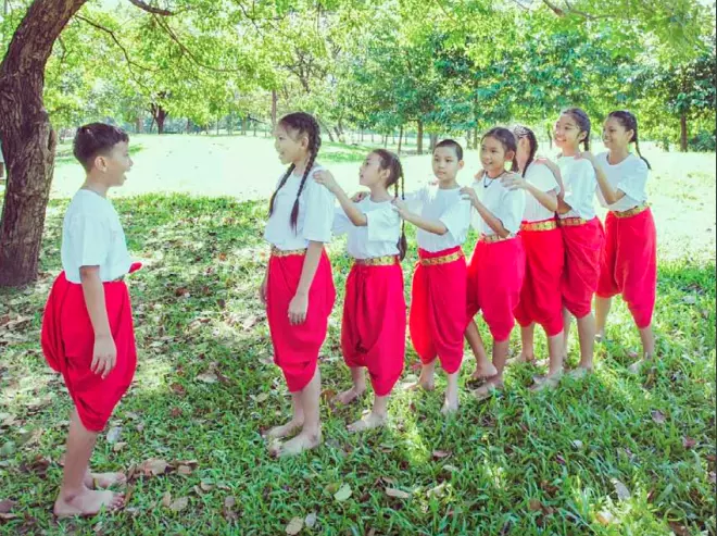 12 การละเล่นไทย มีอะไรบ้าง ที่เด็กๆ ควรรู้จัก