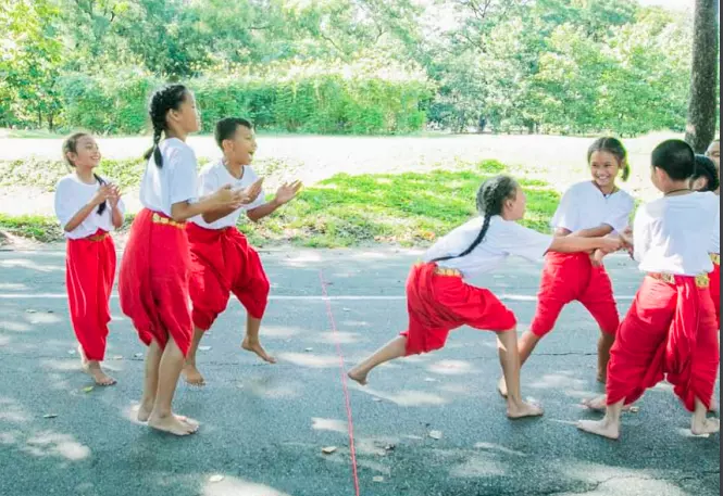 12 การละเล่นไทย มีอะไรบ้าง ที่เด็กๆ ควรรู้จัก