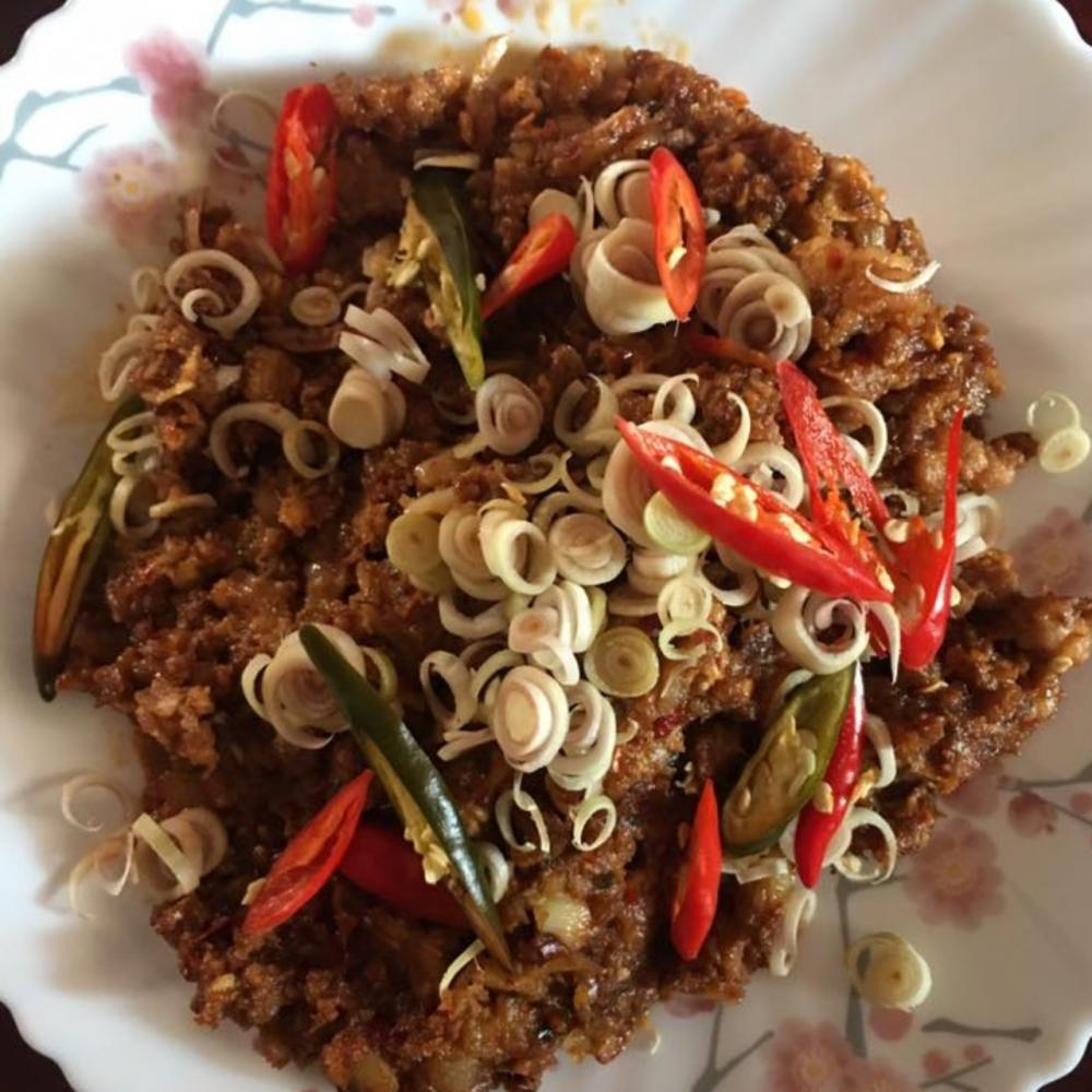 หมูสับผัดปลาร้าบอง (ขอบคุณภาพ : เฟซบุ๊ก โหน่งปลาร้านบองมหาสารคาม)