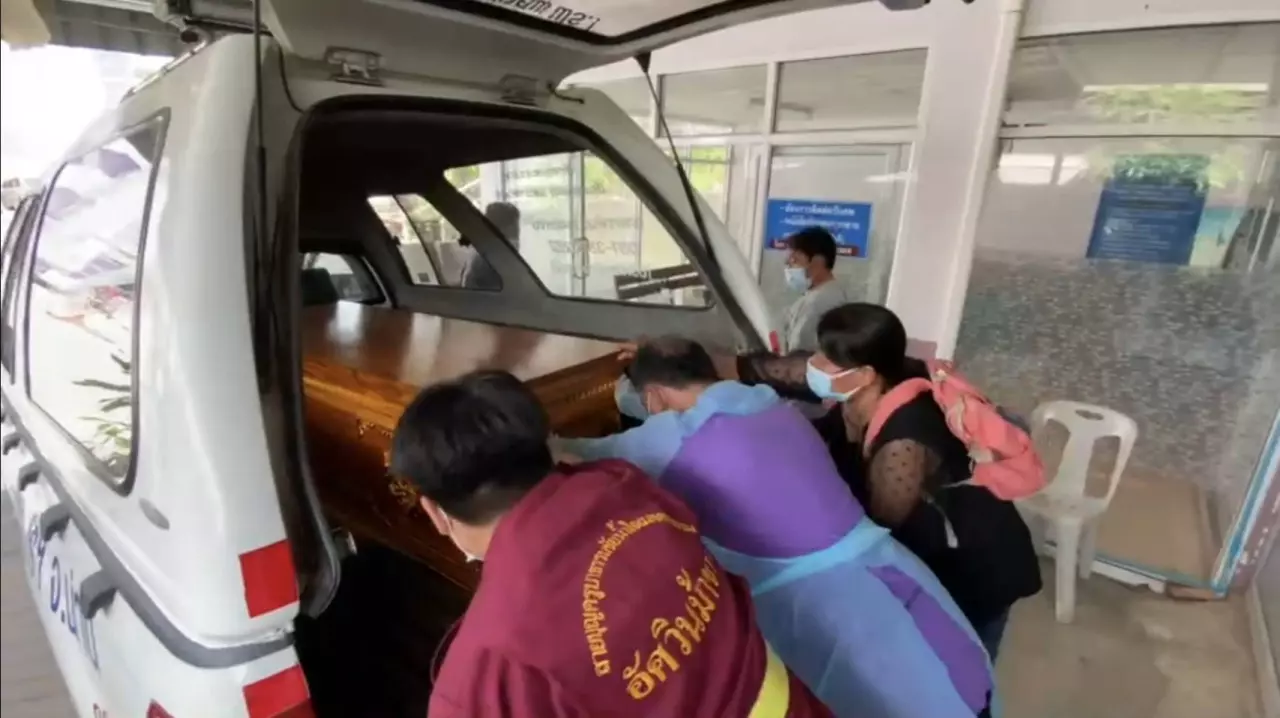 งานศพสาวท้องถูกผัวฝรั่งฆ่าสุดเศร้า เผย "เจสัน" เหี้ยมแทงเข้าอกนับสิบแผล