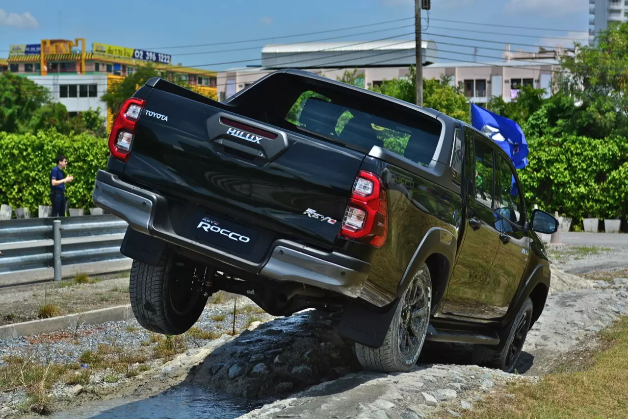 ใช้ให้เป็น ระบบขับเคลื่อน 4 ล้อ 4 WD ในเอสยูวีและปิกอัพ