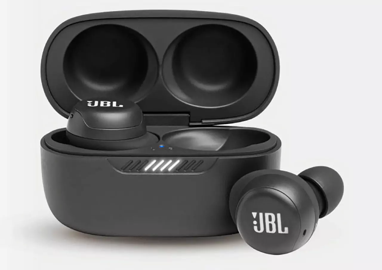 Bird Buddy เครื่องให้อาหารนก สามารถชมนกที่กำลังกินอาหารผ่านสมาร์ทโฟนได้