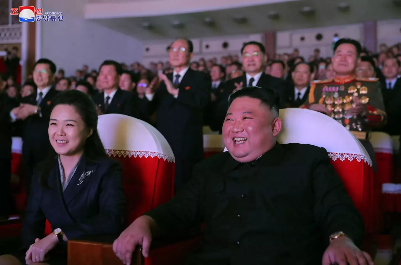 เมีย ‘คิม จอง อึน’ ปรากฏตัวครั้งแรกในรอบ 1 ปี ควงสามีชมคอนเสิร์ต
