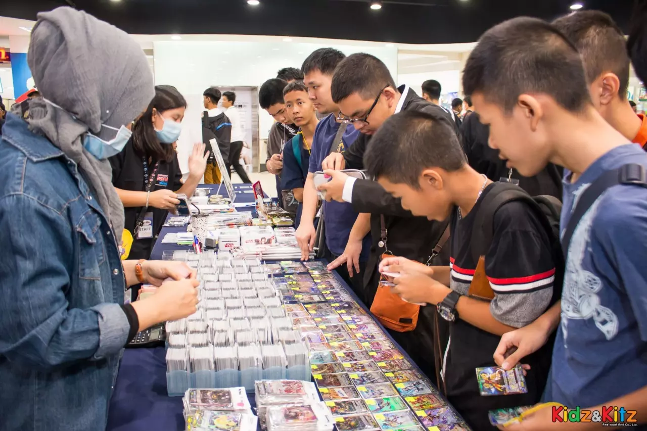 "การ์ดเกม" จากยุคทอง สู่จุดตกต่ำ ฝ่ามรสุมกลับมาฮิต ยอมจ่ายหลักล้านเพื่อครอบครอง