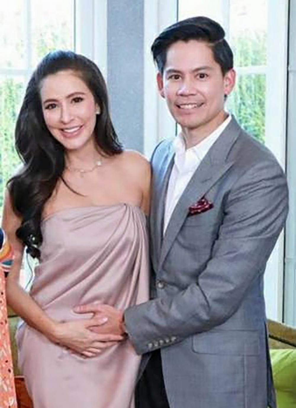 “ศรีริต้า & กรณ์ ณรงค์เดช”