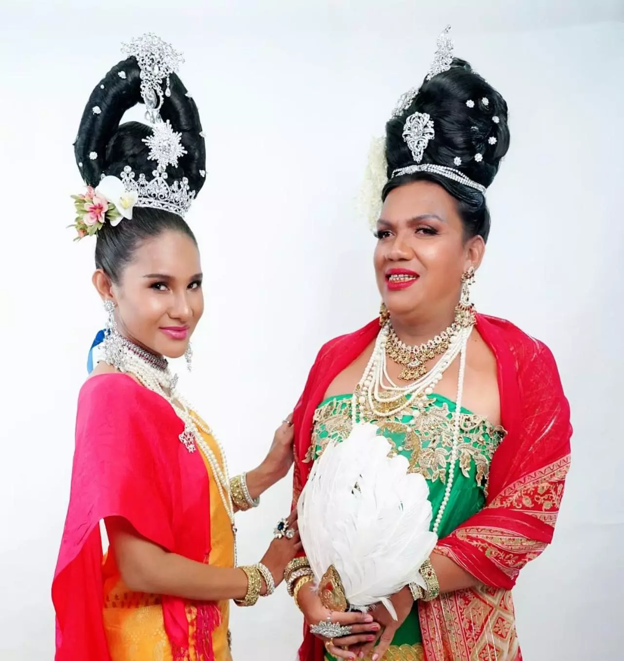 ปรากฏการณ์ “พระมหาเทวีเจ้า” นักการตลาด แห่งเมืองทิพย์ ขายความต่างแบบบ้านๆ ดังพลุแตก
