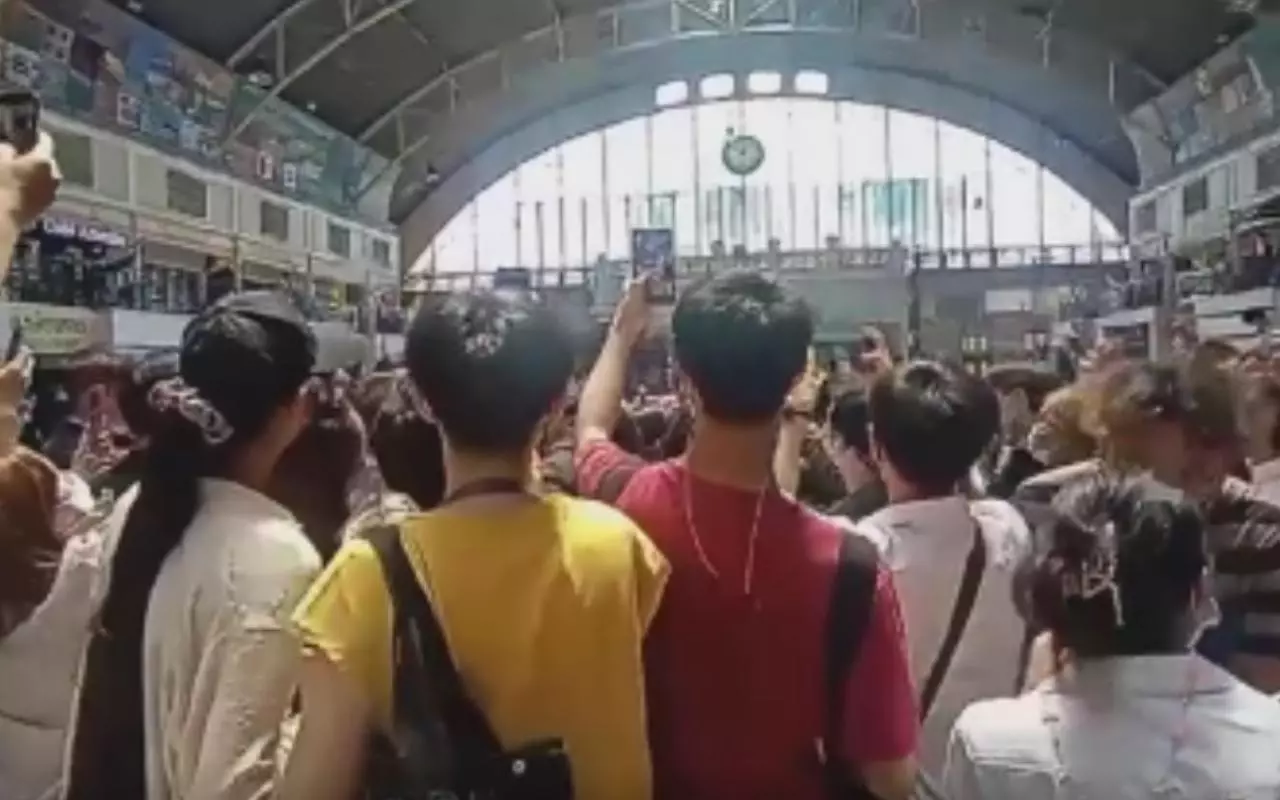 ปรากฏการณ์ “พระมหาเทวีเจ้า” นักการตลาด แห่งเมืองทิพย์ ขายความต่างแบบบ้านๆ ดังพลุแตก
