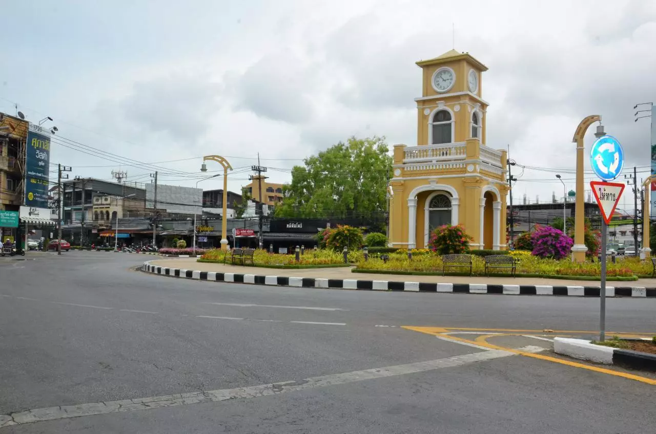 ภูเก็ตแทบร้าง ท่องเที่ยวสาหัส เซ่นโควิด คนไร้งาน จนลง หวังวัคซีน กอบกู้วิกฤติ