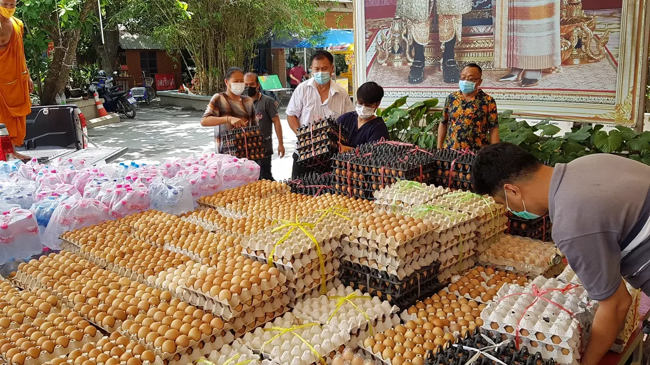 หญิงแก้บน "หลวงพ่อรวย" หลังรับโชคใหญ่ ไม่พลาดลุ้น "เลขเด็ด" เซียมซี