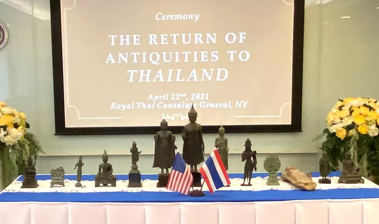 สนง.อัยการนิวยอร์กส่งมอบ 13 พระพุทธรูป โบราณวัตถุล้ำค่า คืนให้ไทยแล้ว