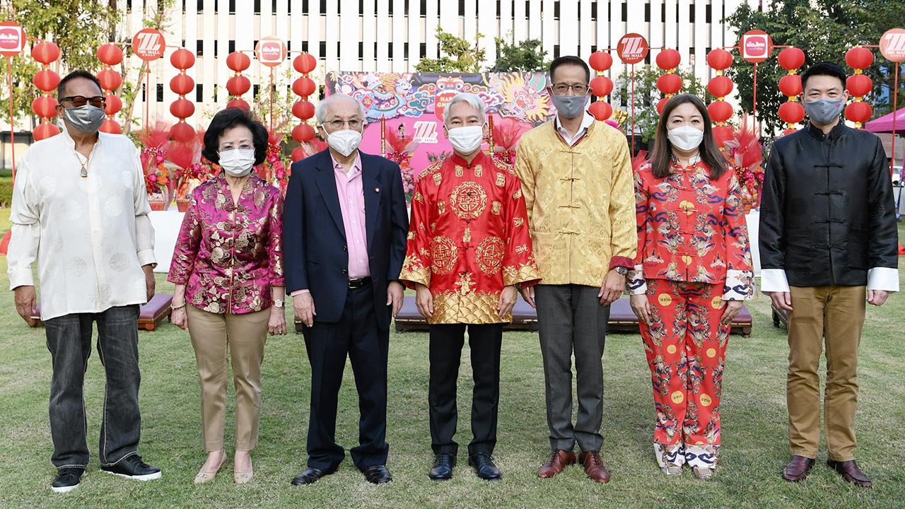 สิริมงคล - โพธิพงษ์-ยุพา ล่ำซำ, สาระ ล่ำซำ, ดร.สุธี โมกขะเวส และ ภูมิชาย ล่ำซำ จัดพิธีสักการะพระโพธิสัตว์กวนอิมและเทพเจ้ากวนอู เชิดมังกรชมพู โดยมี เกรียงศักดิ์ ตันติพิภพ และ วรลักษณ์ ตุลาภรณ์ มาร่วมในพิธีด้วย ที่สวนสุขภาพเมืองไทยประกันชีวิต วันก่อน.