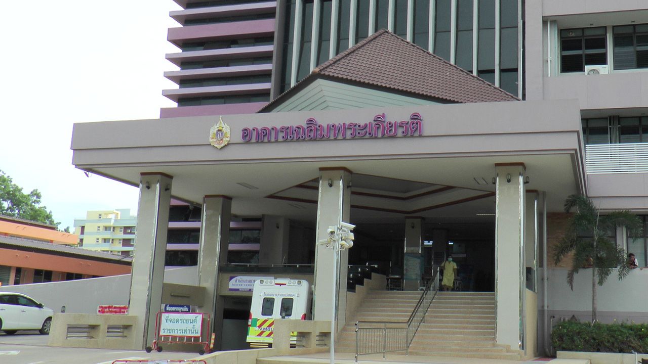 รพ.แม่สอดวุ่นงดให้เยี่ยม หลังพบผู้ติดโควิด-19 อีก 2 ราย กักหมอ-พยาบาล