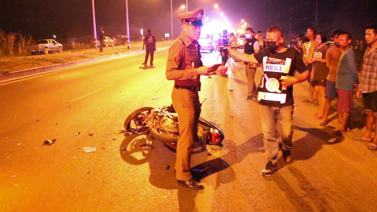 ตูมสนั่น จยย. 2 คันชนกัน เจ็บ 1 ตาย 2 ตำรวจคาดมีคนขับย้อนศร 