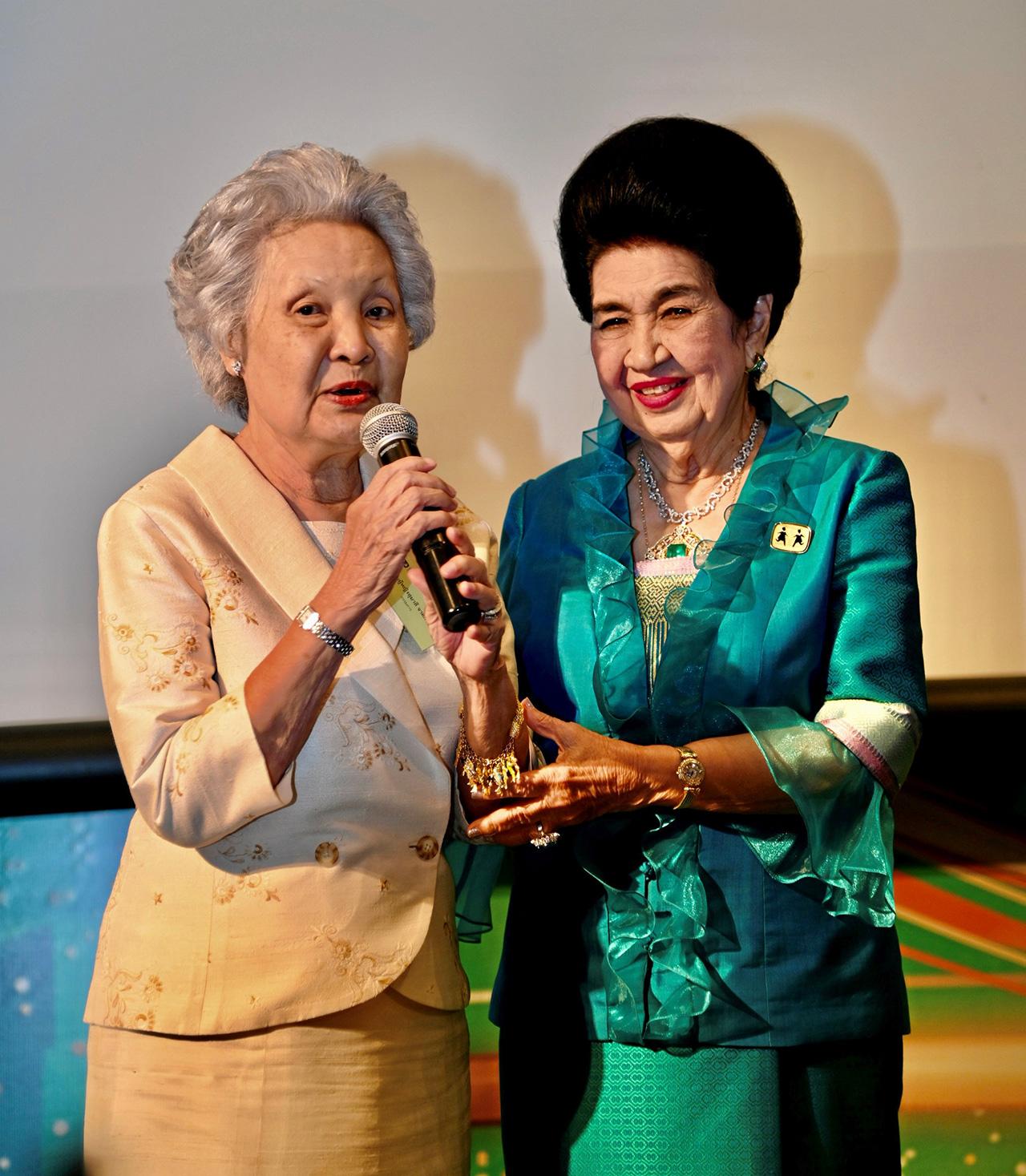 ท่านผู้หญิงสุมาลี จาติกวนิช กล่าว อวยพรคุณหญิงโรส.