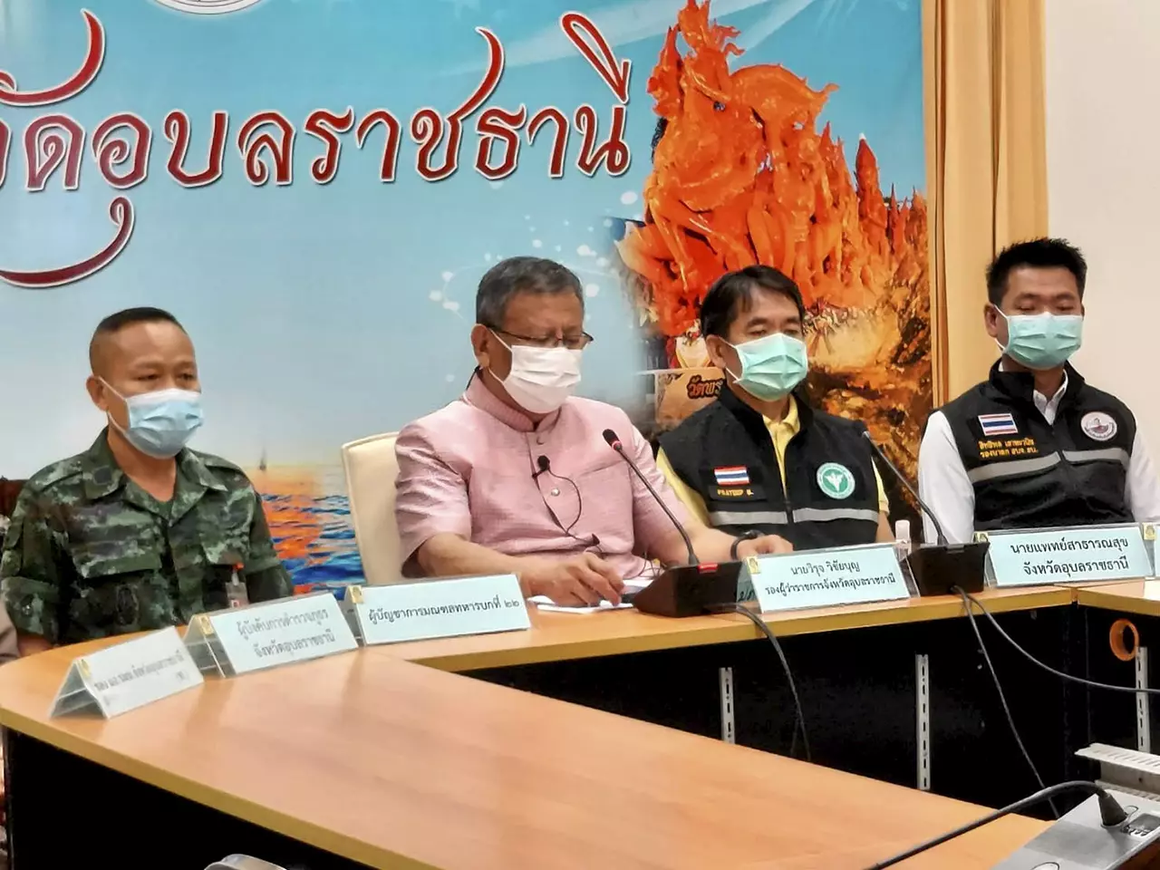 ป่วยรายวันทะลัก 985 ทํานิวไฮอีก จัด 5 จังหวัดโซนแดง เร่งทำโรงพยาบาลสนามเพิ่ม
