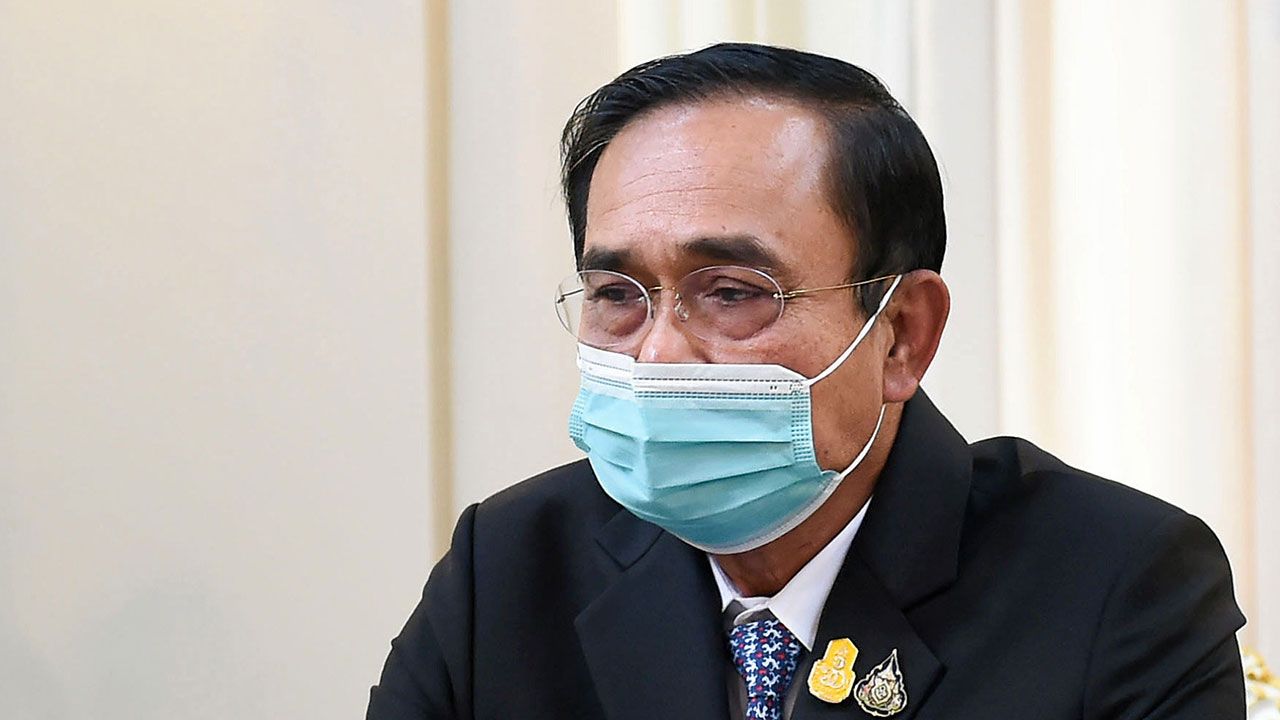 ถึงคิวสอยนายกรัฐมนตรี 75 เพื่อไทยร้องศาล ใช้อำนาจโดยมิชอบ
