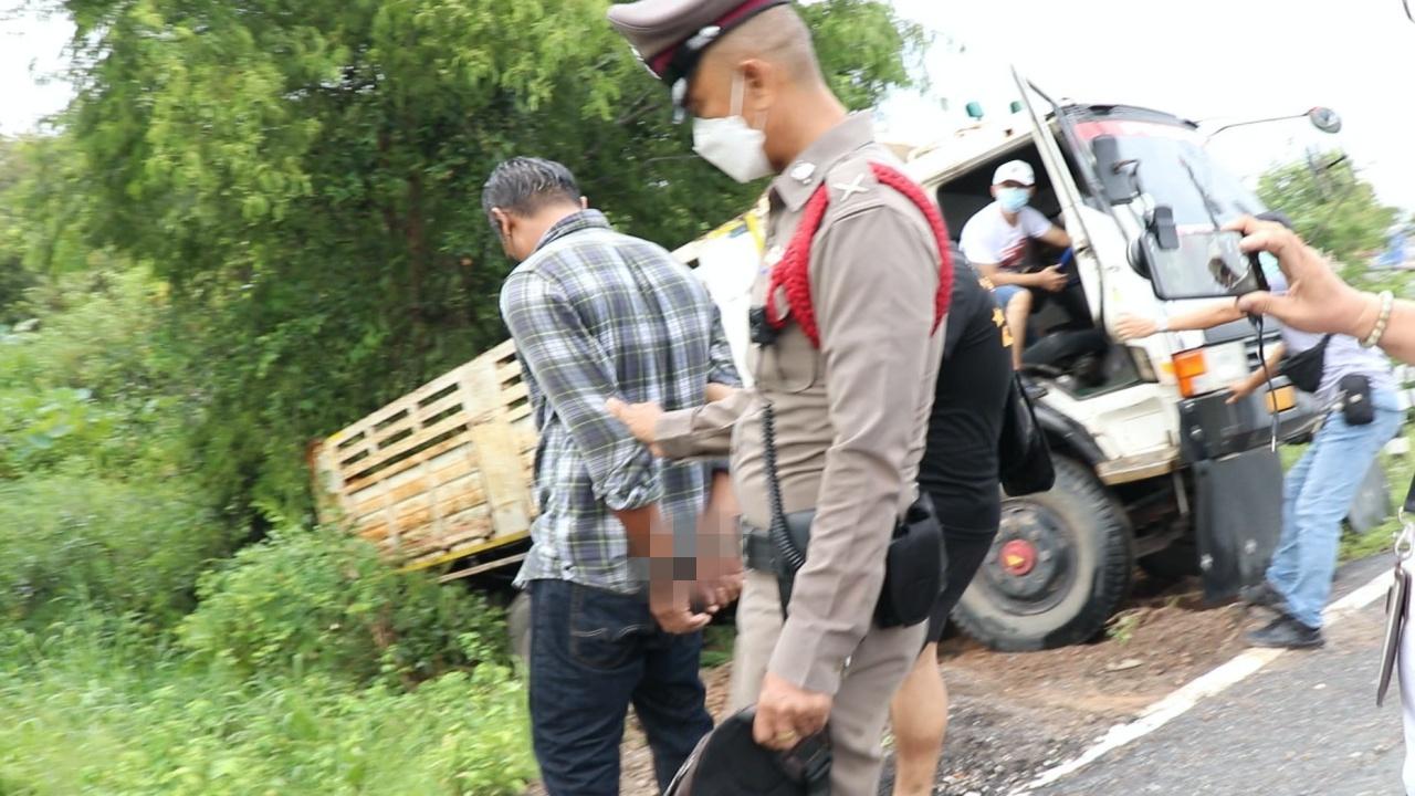 ทวงค่าจ้างไม่ได้ โชเฟอร์โหด ชักปืนจ่อยิงเถ้าแก่รถบรรทุกดินดับ