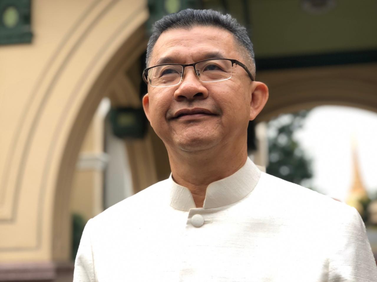 นายธีรภัทร ประยูรสิทธิ ปลัดสำนักนายกรัฐมนตรี