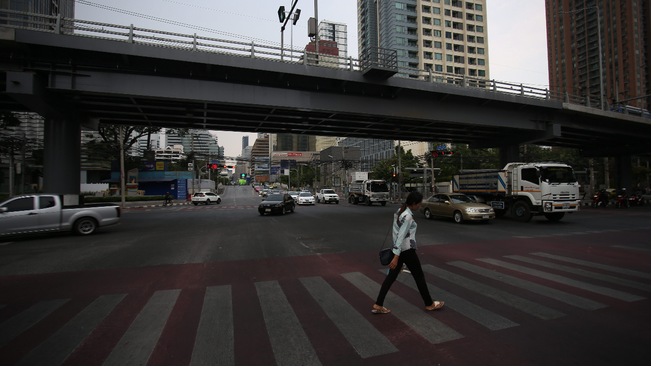 เช็ก 29 จังหวัด ปรับเป็นสีแดงเข้ม ล็อกดาวน์-เคอร์ฟิวต่อ 14 วัน (คลิป)