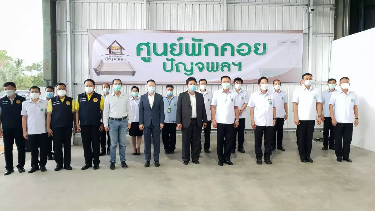 "อนุทิน" เปิด รพ.สนามในโรงงานที่สมุทรสาคร แยกคนติดโควิดออกจากชุมชน (คลิป)