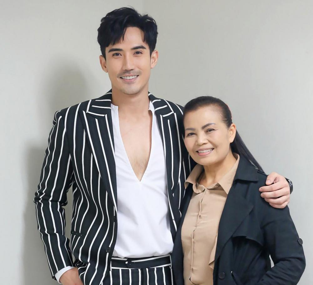 บิ๊กเอ็ม กับ แม่อวยพร