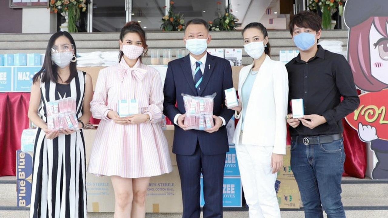 เดินหน้าทำดี - หมิง–จิรกิติยา บุญครองทรัพย์ และทีมงาน นำเจลแอลกอฮอล์ &หน้ากากอนามัย มอบให้กับทางกรมราชทัณฑ์ เพื่อสนับสนุนบุคลากรทางการแพทย์และช่วยเหลือผู้ต้องขังในสถานการณ์การแพร่ระบาดโควิด-19 ในเรือนจำและทัณฑสถานทั่วประเทศ ณ อาคาร กรมราชทัณฑ์ จ.นนทบุรี วันก่อน.