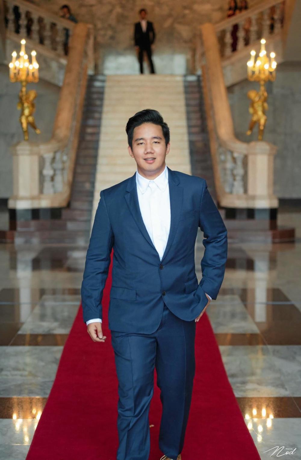 โอม