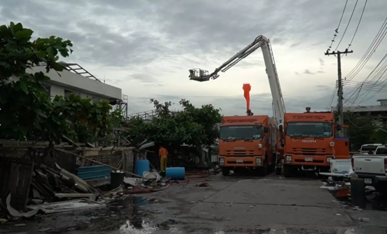 วิศวกรรมสถานฯ ตรวจบ้านที่โดนผลกระทบ โรงงานหมิงตี้ระเบิดย่านกิ่งแก้ว 21