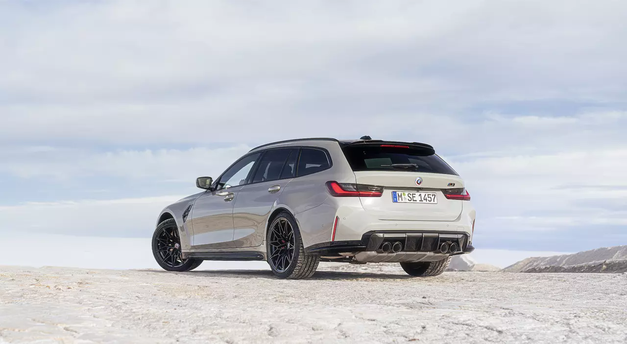 ราคาดีงาม BMW M3 Competition M xDrive Touring สปอร์ตแวกอนสายโหด 510 แรงม้า