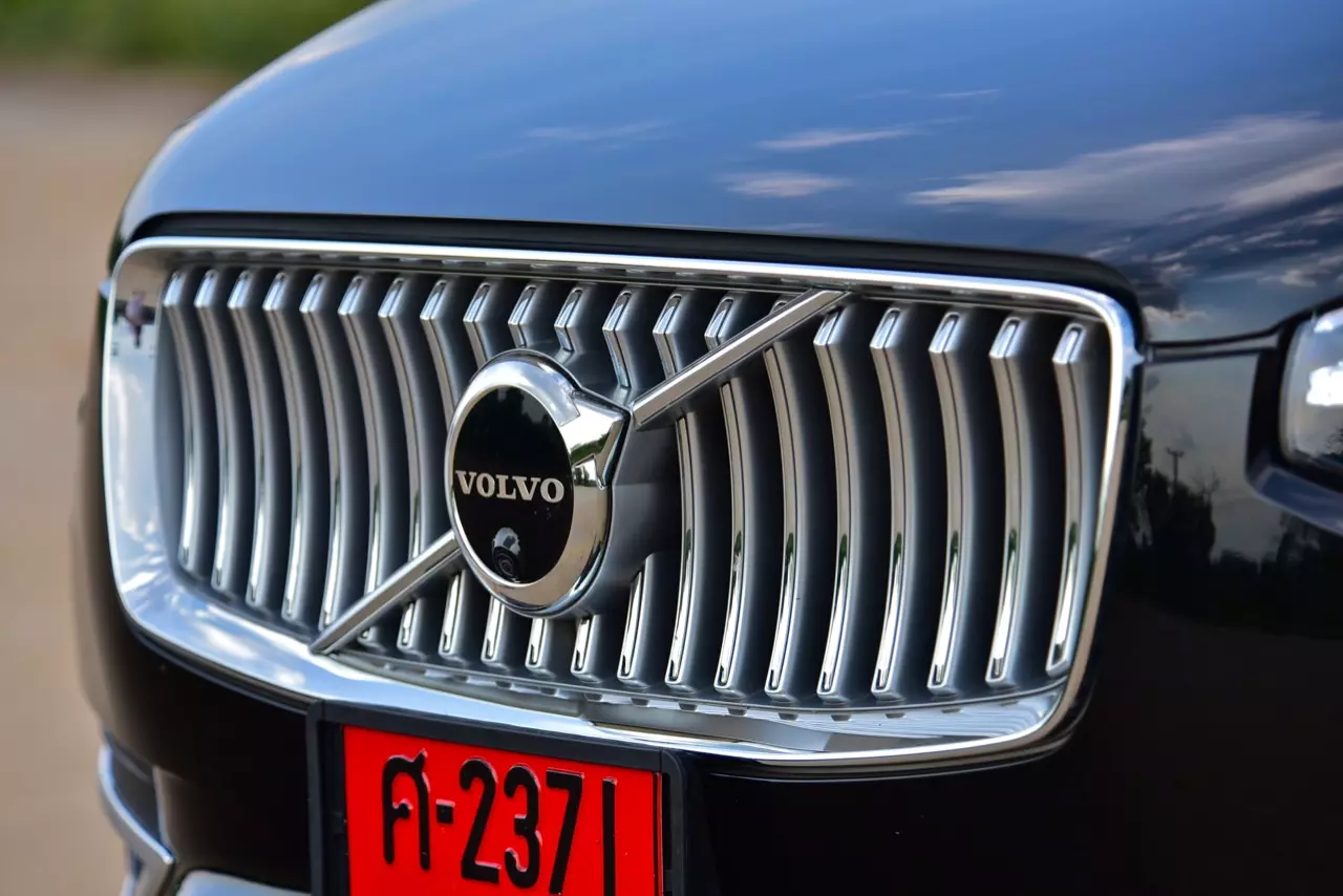 ทดสอบ VOLVO XC90 RECHARGE ULTMATE T8 ยานแม่ไวกิ้ง แรงบิดทะลุมิติกับระบบ PLUG IN HYBRID