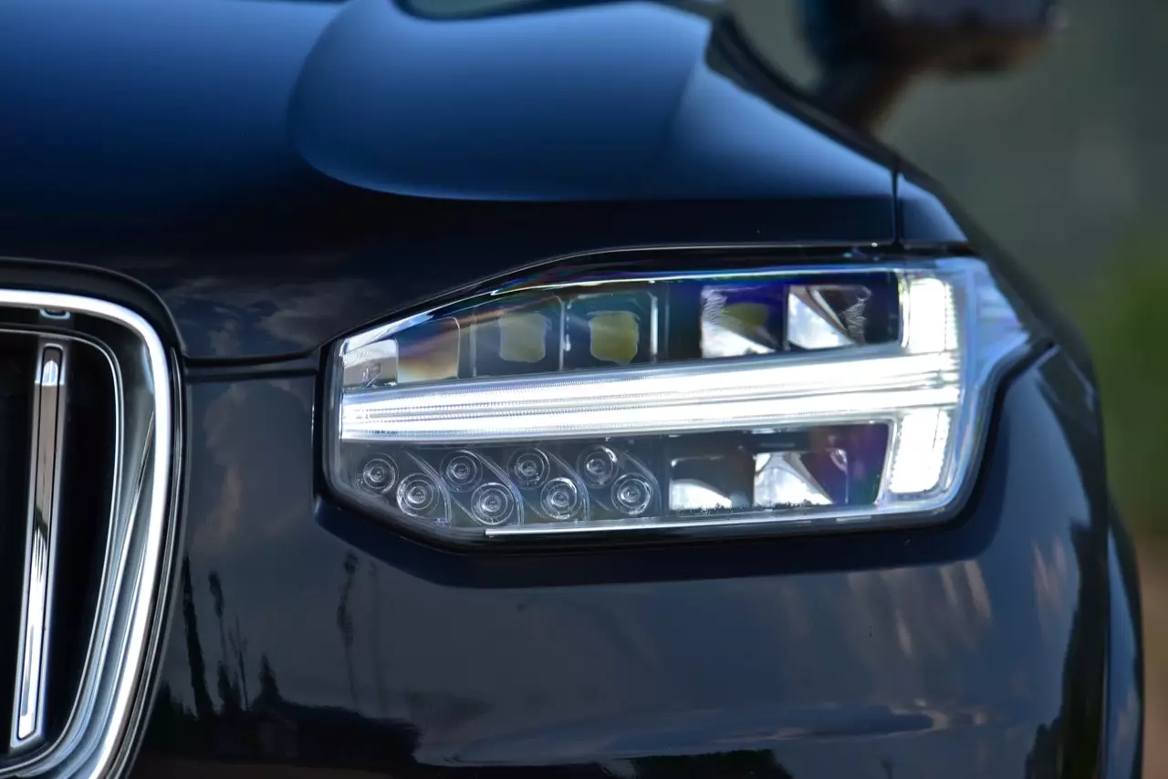 ทดสอบ VOLVO XC90 RECHARGE ULTMATE T8 ยานแม่ไวกิ้ง แรงบิดทะลุมิติกับระบบ PLUG IN HYBRID