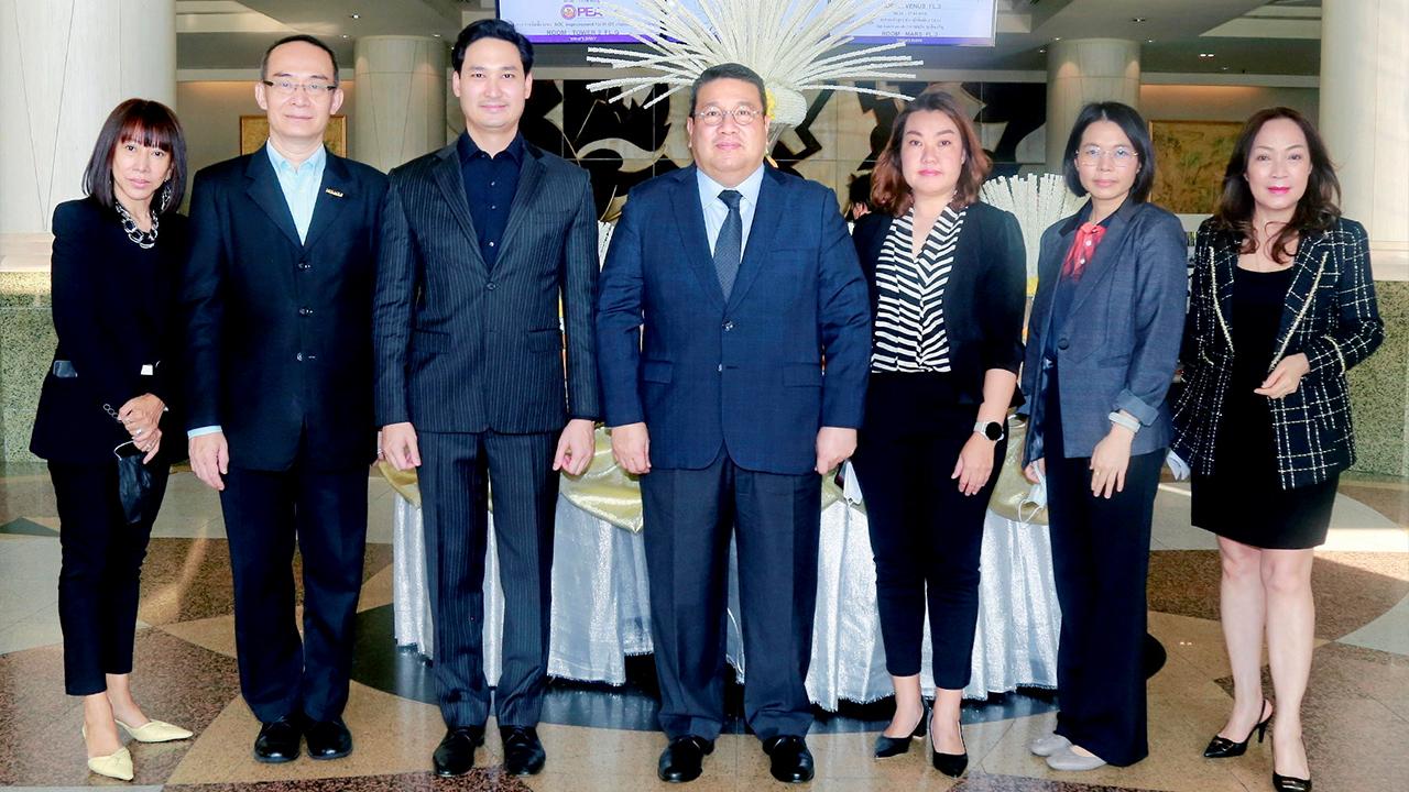 ประชุม อนัคพล อิงคะกุล ให้การต้อนรับ พ.ต.ท.วรรณพงษ์ คชรักษ์ ในโอกาสมาเป็นประธานเปิดประชุมการประเมินจำแนกเด็กและเยาวชนที่มีปัญหาสุขภาพจิตและจิตเวช โดยมี ชนิดา วิชัยคำ และ พิจิตรา ธารีจรัญพัฒน์ มาร่วมประชุมด้วย ที่โรงแรมมิราเคิล แกรนด์ วันก่อน.