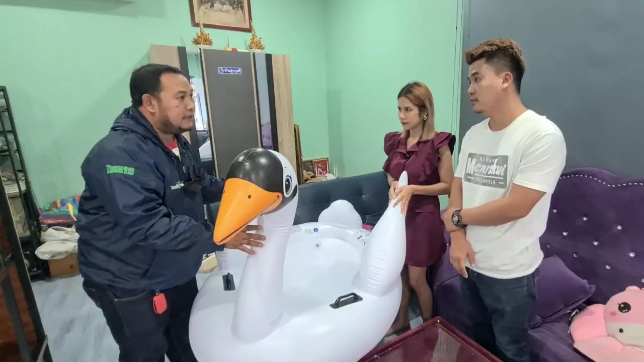 เจ้าของพูลวิลล่า ยันลูกค้าทำเป็ดแตก ยังลงคลิป ข่มขู่ อยากให้จบไม่หักสักบาท (คลิป)