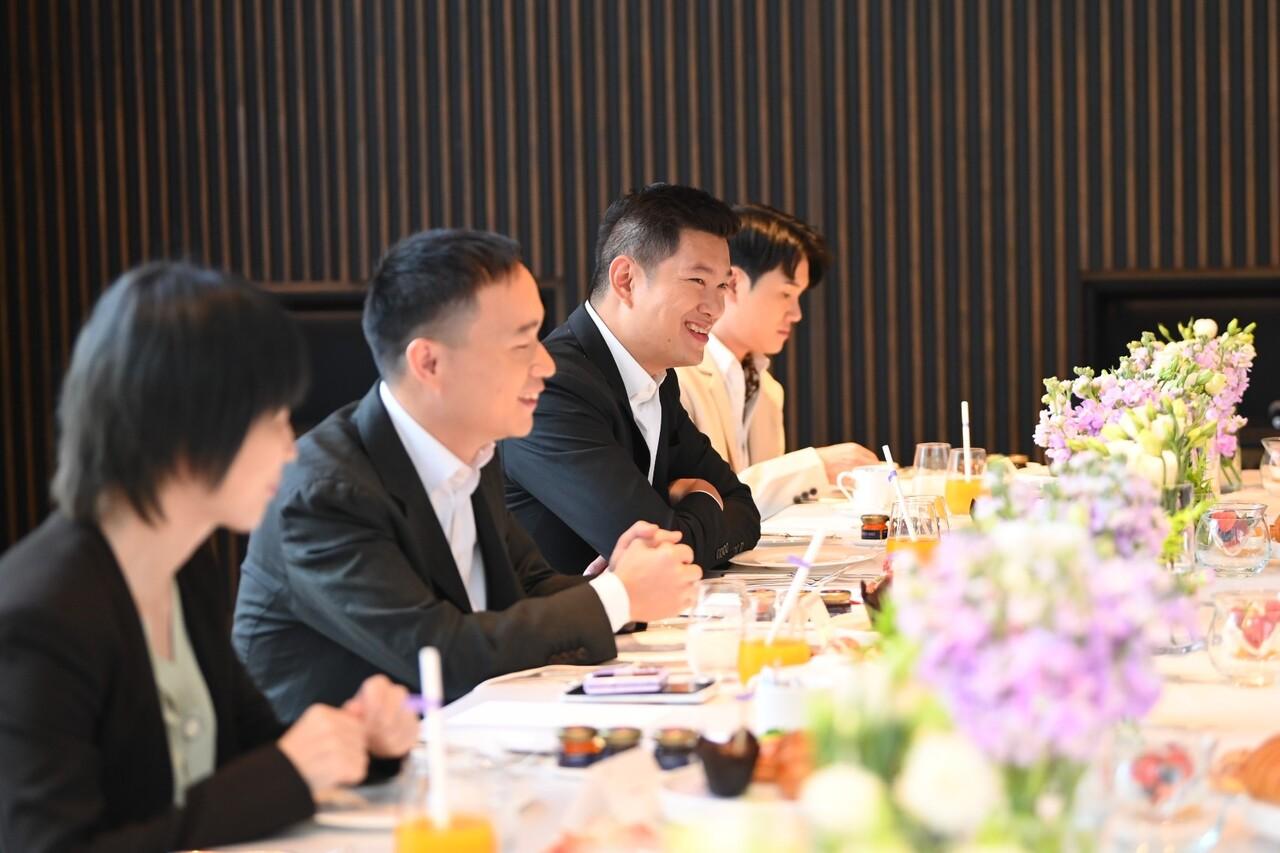 บรรยากาศการแถลงข่าวกับสื่อของผู้บริหาร OPPO