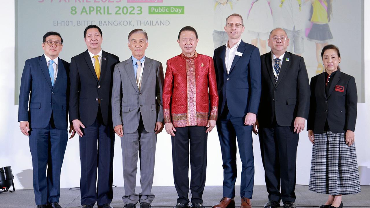 สินค้าเด็ก  -  สนั่น อังอุบลกุล เปิด “Kind + Jugend ASEAN 2023” งานแสดงสินค้านานาชาติเกี่ยวเนื่องกับผลิตภัณฑ์และของใช้จำเป็นสำหรับเด็ก โดยมี อิสระ ว่องกุศลกิจ, แมธเธียส คูเปอร์, ผศ.ดร.รวิน ระวิวงศ์ และ ดร.ดวงเด็ด ย้วยความดี มาร่วมงานด้วย ที่ไบเทค บางนา วันก่อน.