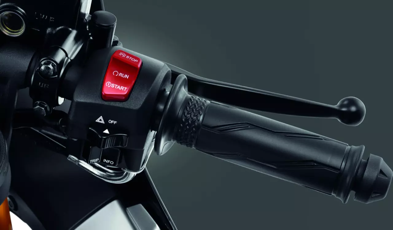 โผล่แล้ว BABY R1 New YAMAHA R15 Connected-ABS