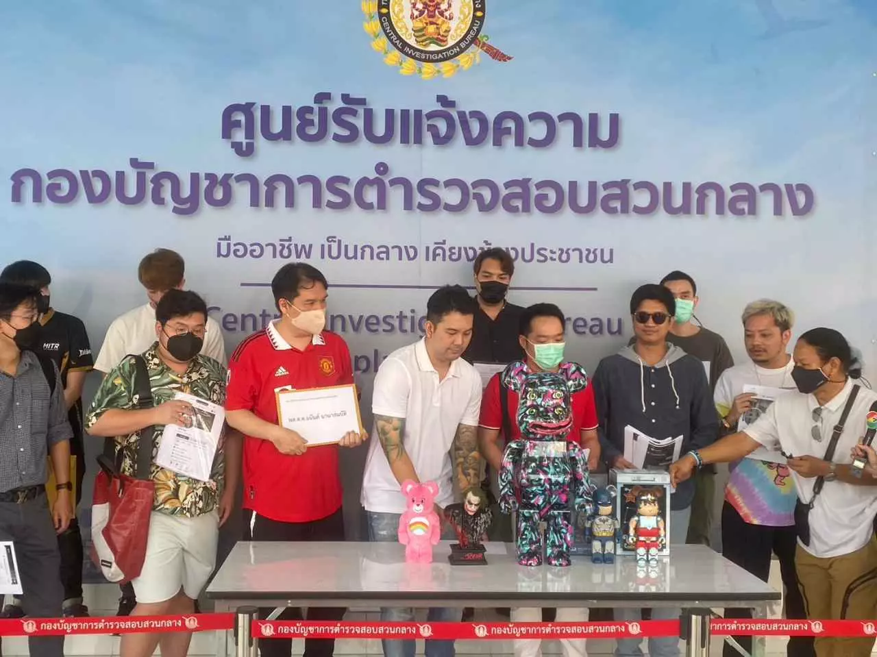 ผู้เสียหายแจ้งความ ปคบ.พรีออเดอร์ของเล่นร้านดังไม่ได้ของ เสียหายกว่า 10 ล้าน