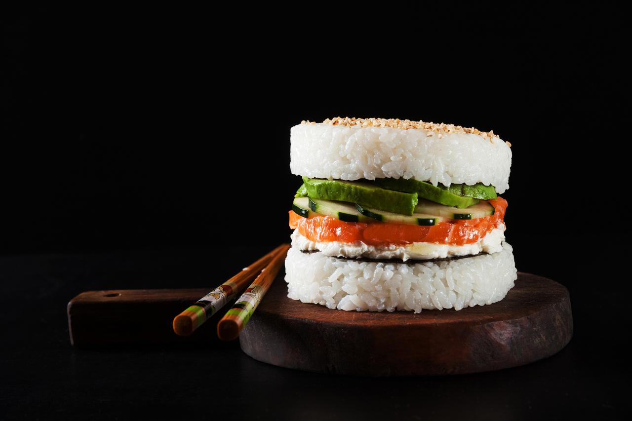 แฮมเบอร์เกอร์ญี่ปุ่น และเกาหลี (Rice Burger, Bap Burger)